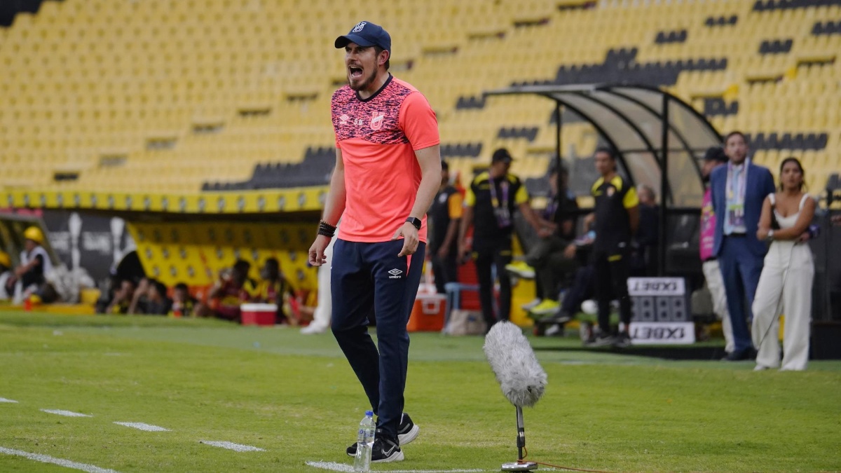 Universidad Católica lista para la Libertadores: Diego Martínez analiza el debut ante Juventud