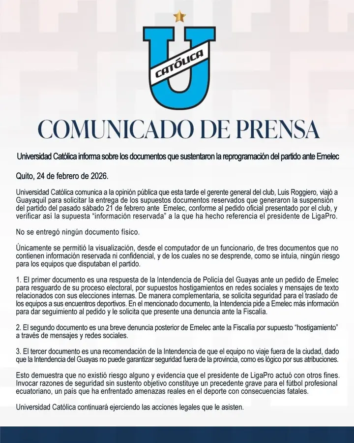 Composición visual para noticia de Universidad Católica vs Emelec con fotografía de Miguel Ángel Loor y titulares llamativos sobre la polémica de los documentos de suspensión del partido en Ecuador.