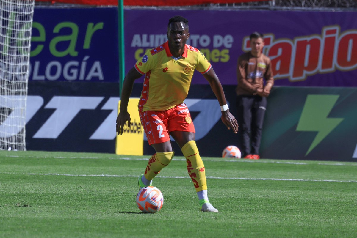 Estalín Segura es nuevo refuerzo de Emelec: Solidez para la defensa de Vicente Sánchez