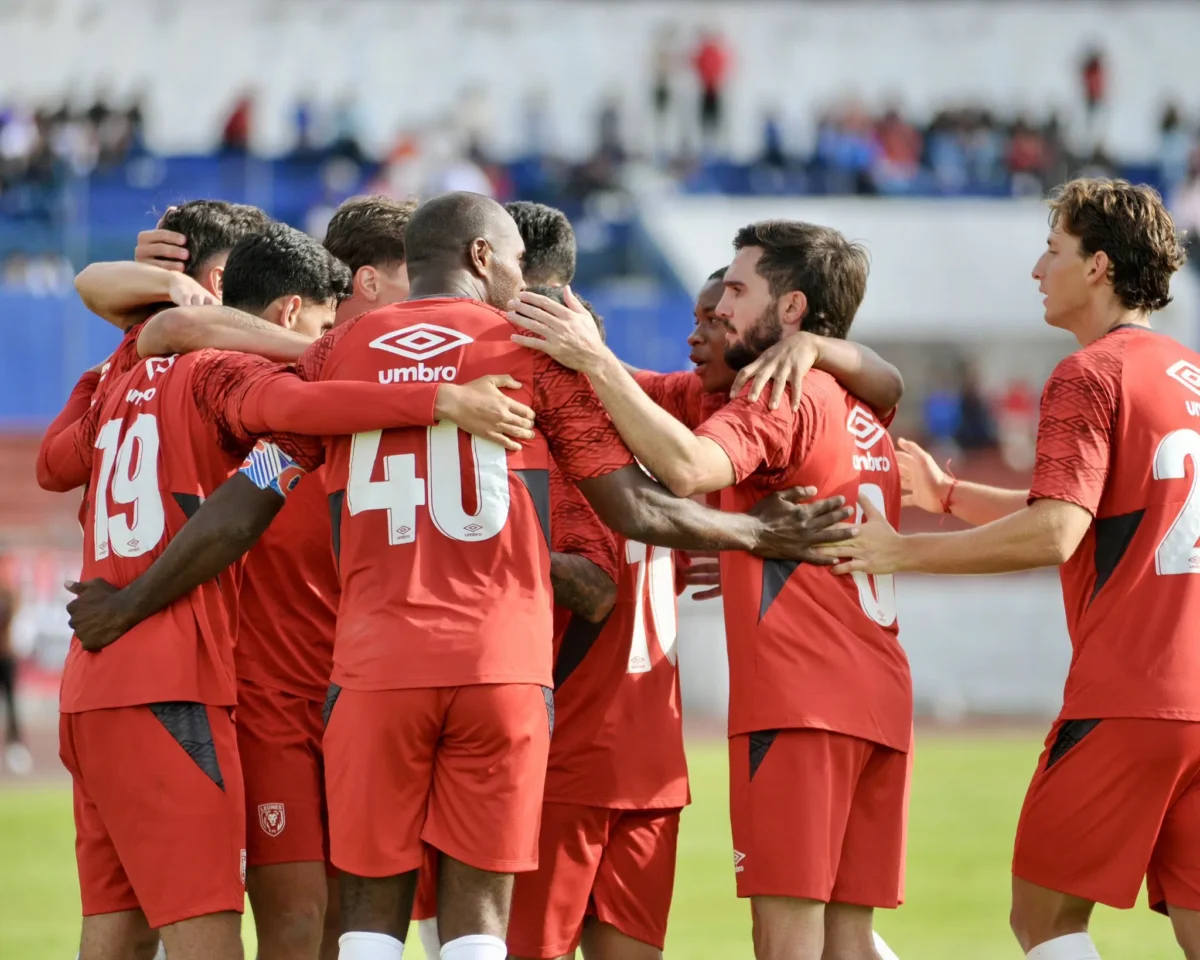 Juan Luis Anangonó brilla con doblete en la victoria de Leones FC ante Deportivo Quito
