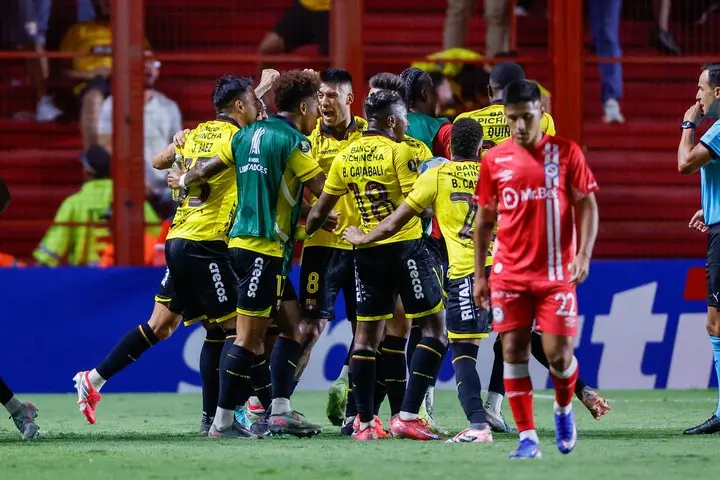 ¡Milagro en La Paternal! Barcelona SC eliminó a Argentinos Juniors en los penales 23 Barcelona SC eliminó a Argentinos Juniors en los penales