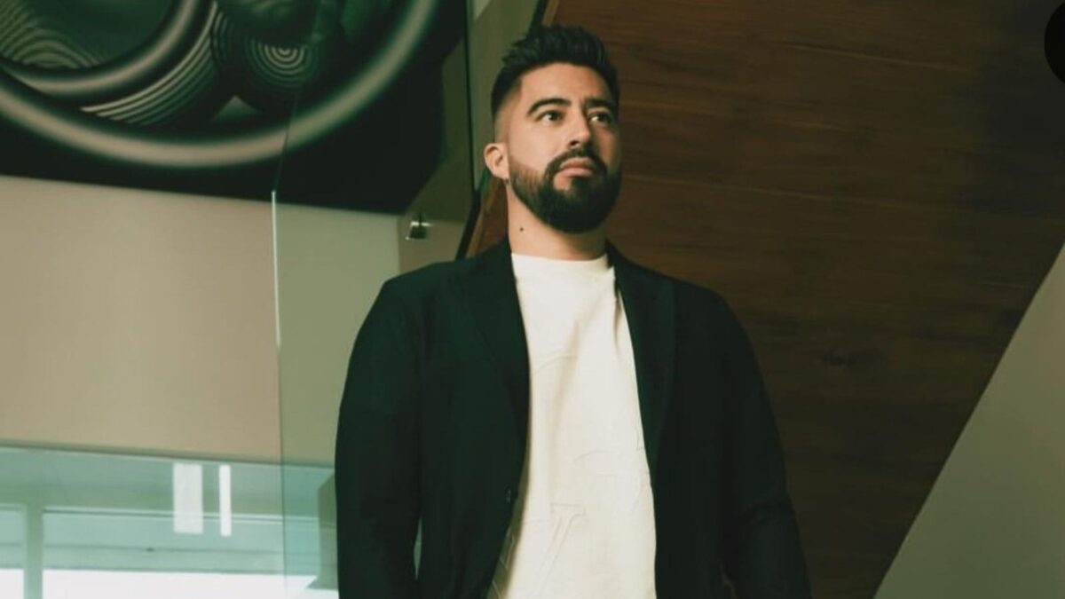 Cristhian Noboa confirma urgencia en Emelec: Nuevo DT y deudas en FIFA en la mira 2 Cristhian Noboa confirma urgencia en Emelec: Nuevo DT y deudas en FIFA en la mira