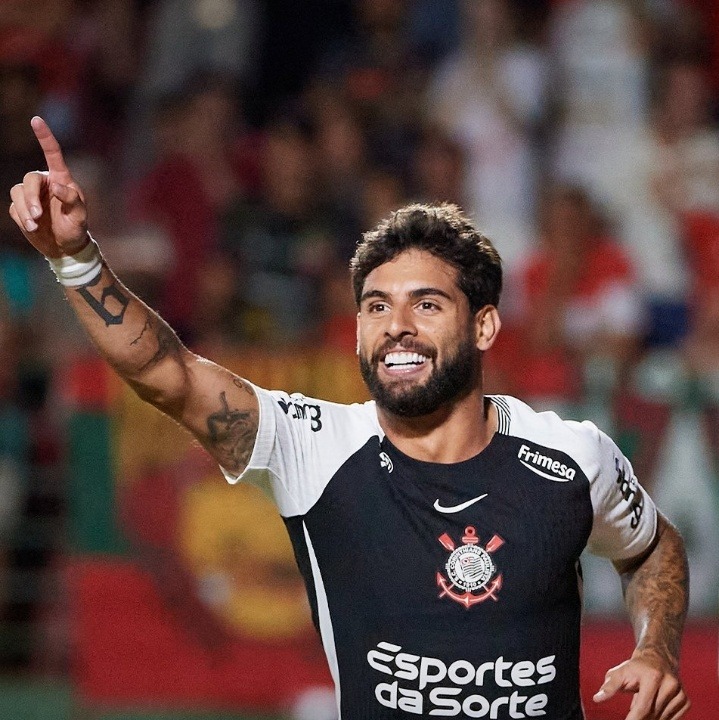 Gonzalo Plata fue titular en la caída de Flamengo ante Corinthians por la Supercopa