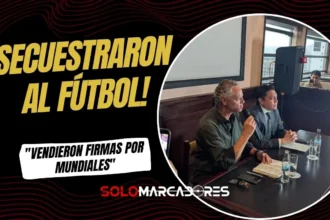 Esteban Paz gesticulando con firmeza durante la rueda de prensa contra la FEF