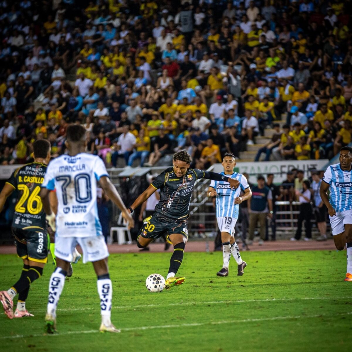 Barcelona derrotó a Guayaquil City con doblete de Johan García