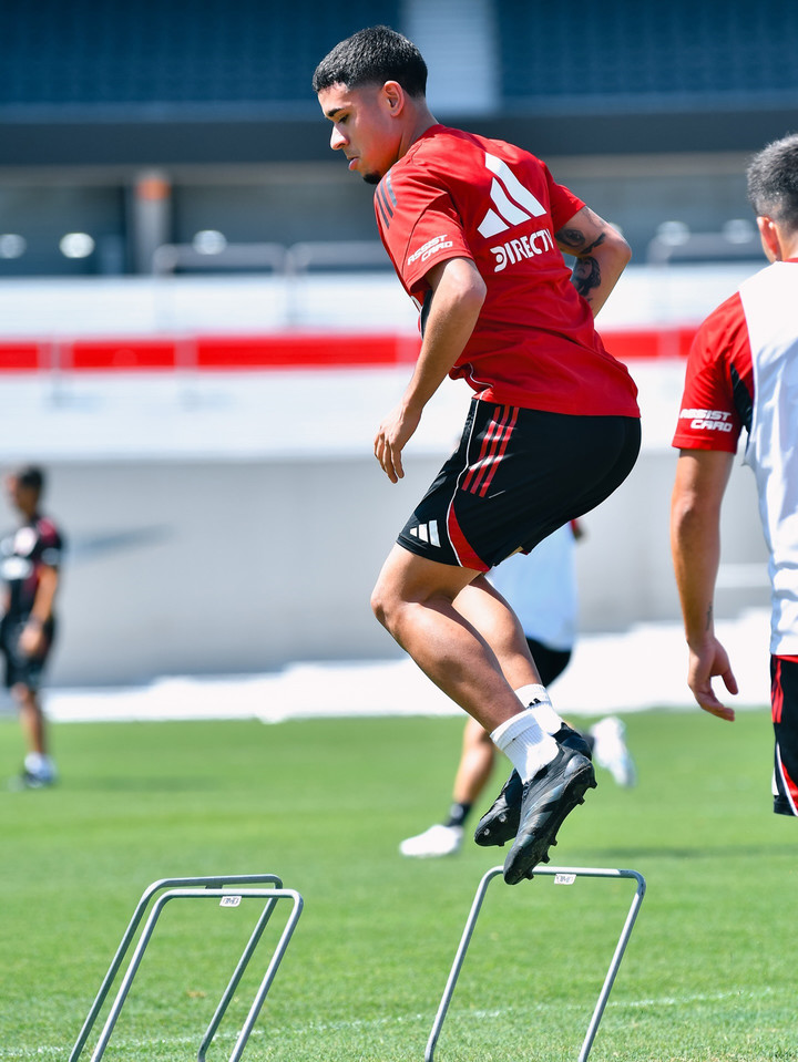 ¿Resurge una joya del fútbol ecuatoriano? Kendry Páez ilusiona en River y enciende a los hinchas 2 ¿Resurge una joya del fútbol ecuatoriano? Kendry Páez ilusiona en River y enciende a los hinchas