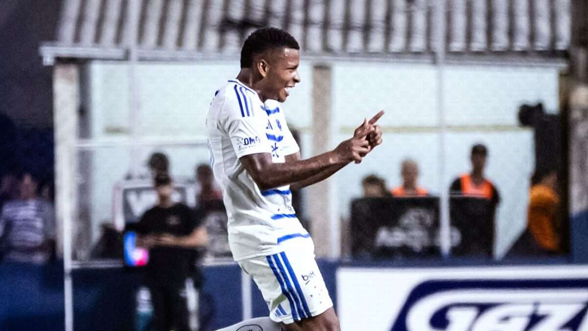 Keny Arroyo : Gol decisivo en la victoria de Cruzeiro ante URT