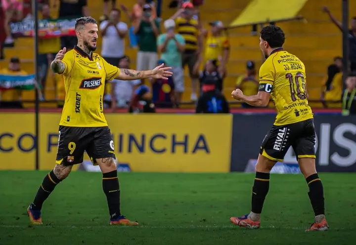 El Pipa Benedetto ya factura: debut con gol de jerarquía para el triunfo de Barcelona 23 Darío Benedetto celebrando su primer gol con Barcelona SC vs Técnico Universitario en el Estadio Monumental.