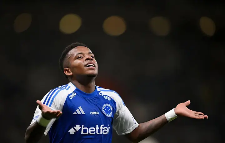 El ecuatoriano Keny Arroyo se consagró campeón del torneo Mineiro 2026 con Cruzeiro. El atacante permaneció en el banco de suplentes en la gran final.