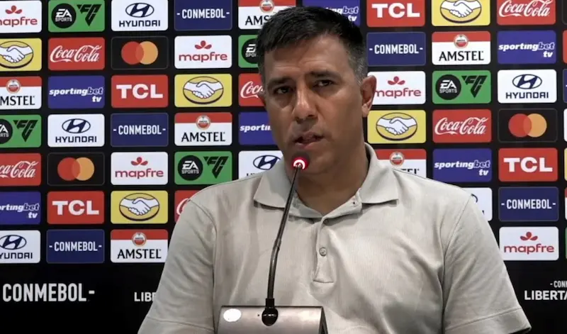 César Farías DT de Barcelona SC en rueda de prensa previo a Copa Libertadores 2026.