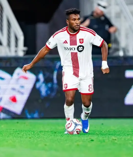 El ecuatoriano José Cifuentes anotó el gol del empate en la victoria 2-1 de Toronto FC sobre Columbus Crew. Revive la actuación del tricolor en la MLS.