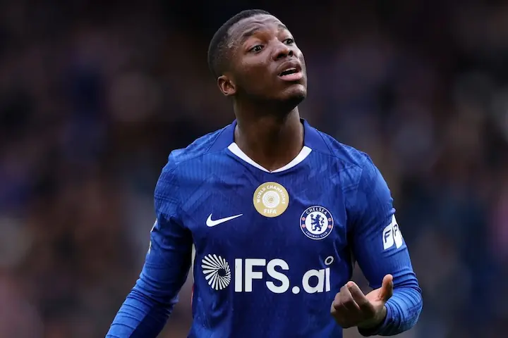 Moisés Caicedo aclara su futuro: el volante ecuatoriano prioriza al Chelsea y a la Tri frente a los rumores que lo vinculan con el Real Madrid.