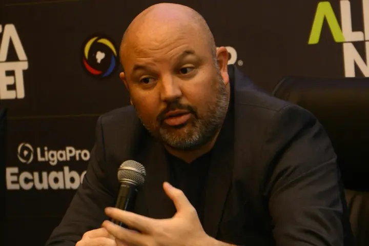 Miguel Ángel Loor explica por qué se postergó el Emelec vs. Universidad Católica y responde a las críticas sobre el fair play y la falta de jugadores.