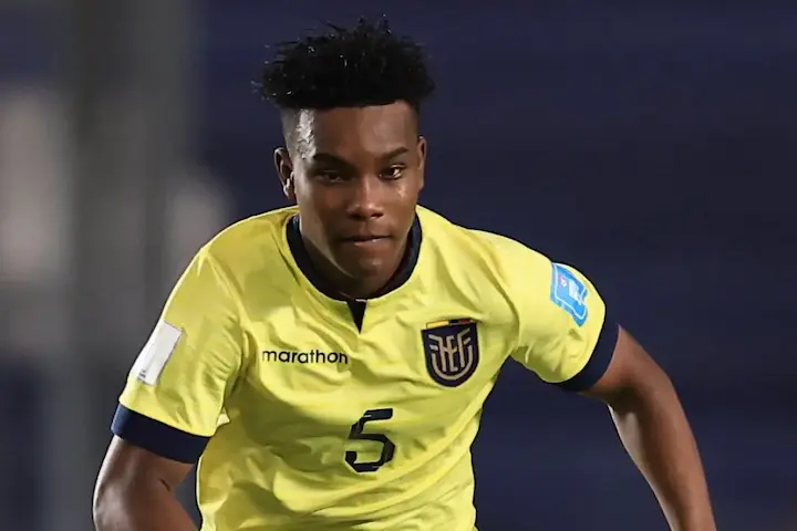 El regreso del '5' técnico: Óscar Zambrano vuelve a la Selección para la gira europea 2 El NK Maribor confirma la convocatoria de Óscar Zambrano a la Selección Ecuatoriana para los amistosos ante Marruecos y Países Bajos en Europa.