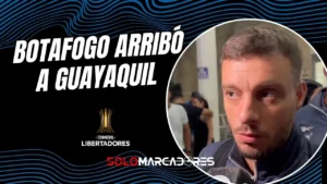 Martín Anselmi brindando declaraciones a su llegada al aeropuerto de Guayaquil, previo al duelo de Fase 3 de Copa Libertadores.