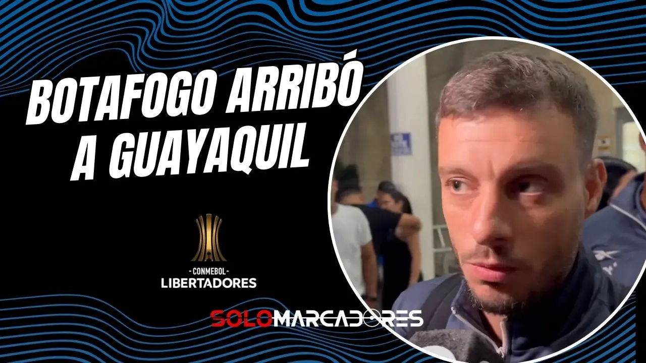 Martín Anselmi brindando declaraciones a su llegada al aeropuerto de Guayaquil, previo al duelo de Fase 3 de Copa Libertadores.