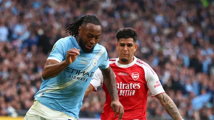 Antoine Semenyo pica el orgullo de Piero Hincapié tras la final: "Lo tenía correteando" 2 Antoine Semenyo se volvió viral tras vencer al Arsenal. Mira lo que dijo sobre su duelo con el ecuatoriano Piero Hincapié en la final de la Carabao Cup.