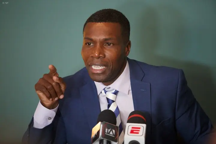 Carlos Tenorio, presidente de la AFE, critica la pérdida de identidad del fútbol ecuatoriano y cuestiona el exceso de show sobre lo deportivo.