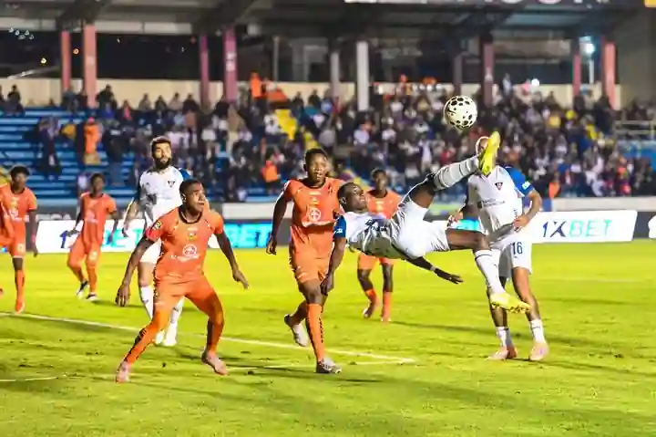 Libertad FC sacude la LigaPro con una remontada histórica ante Liga de Quito 1 Libertad FC dio la sorpresa al derrotar 2-1 a Liga de Quito en Loja. Goles de Cortez y Corozo para hundir a la U en la fecha 3 de la LigaPro 2026.