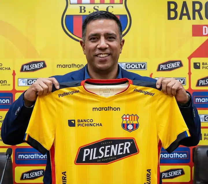 César Farías revela su máximo objetivo con Barcelona SC: ganar la Copa Libertadores. 