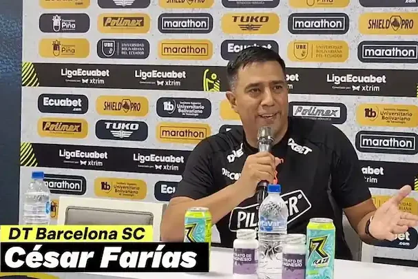 César Farías, DT de Barcelona SC, criticó duramente al VAR tras el 0-0 ante Guayaquil City: “No puede ser que nos metan el dedo así”.