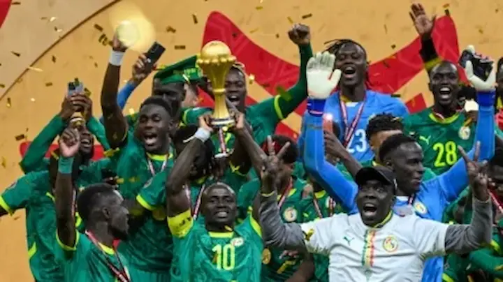 AFCON 2025 en crisis: Senegal traslada el trofeo a una base militar tras ser despojado del título por la CAF en favor de Marruecos. Detalles aquí.
