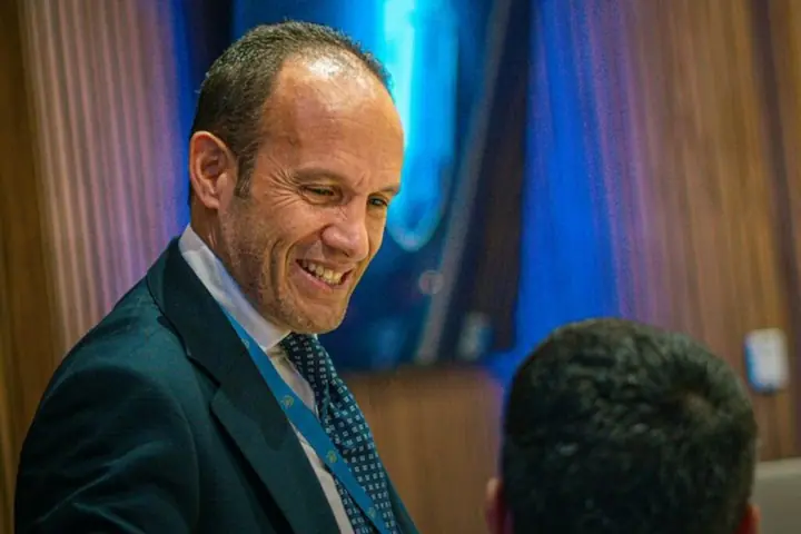 Francisco Egas fue reelegido como presidente de la Federación Ecuatoriana de Fútbol (FEF) para el periodo 2027-2031, tras completar los votos necesarios durante el Congreso Ordinario realizado este martes.