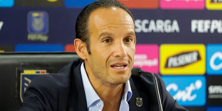 Declaraciones de el presidente de la FEF Francisco Egas para los medios.