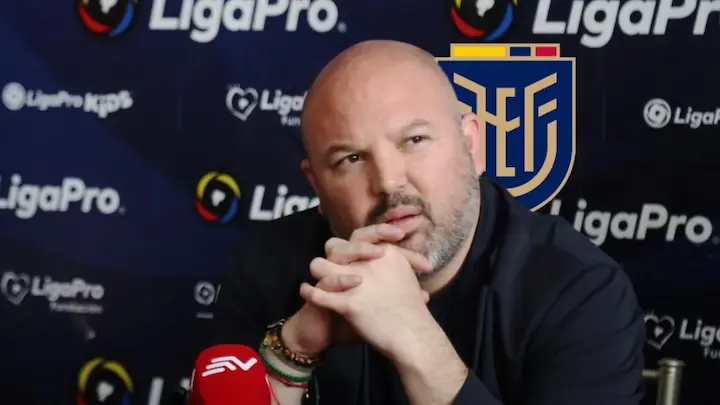 Miguel Ángel Loor arremete contra el proveedor del VAR tras las fallas en Loja. El 10% de los partidos han tenido problemas técnicos este año.