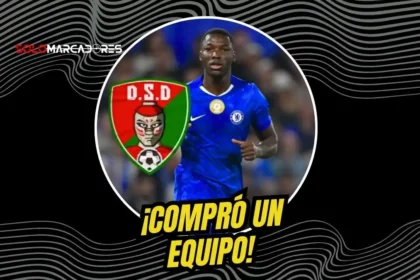 El volante del Chelsea, Moisés Caicedo, compra al Deportivo Santo Domingo y lo renombra Niño Moi 23 para potenciar las formativas en Ecuador.