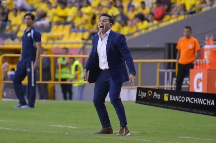 El director técnico de Guayaquil City FC, Pool Gavilánez, respondió con firmeza a las declaraciones de César Farías, luego del empate sin goles ante Barcelona SC en el estadio Christian Benítez.