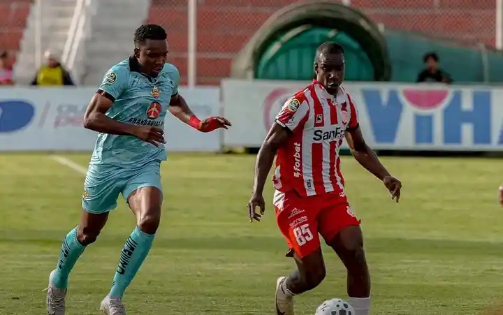 El Rodillo Rojo ruge en el Bellavista: Técnico Universitario suma su primera victoria de 2026 1 Técnico Universitario logró su primer triunfo de la temporada tras vencer 2-1 a Libertad FC en el Bellavista. Goles de Castaño y Anaya para el local.