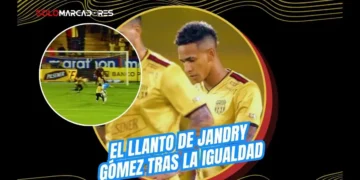 Jandry Gómez abandonó el Monumental llorando tras cometer el penal que le costó el triunfo a Barcelona ante Manta. Detalles de una salida dolorosa.