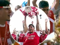 El blooper que casi se repite: La broma de Ben White a Piero Hincapié con el trofeo de la Premier 5 Ben White le hizo una divertida broma a Piero Hincapié al levantar el trofeo de la Premier League con el Arsenal, recordando su viral ante Burnley.