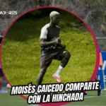 El niño Moi se queda con su gente: el gran gesto de Moisés Caicedo en el entrenamiento de La Tri 3 Moisés Caicedo se quedó firmando autógrafos y tomándose fotos con los hinchas ecuatorianos tras la práctica abierta de La Tri en Columbus.