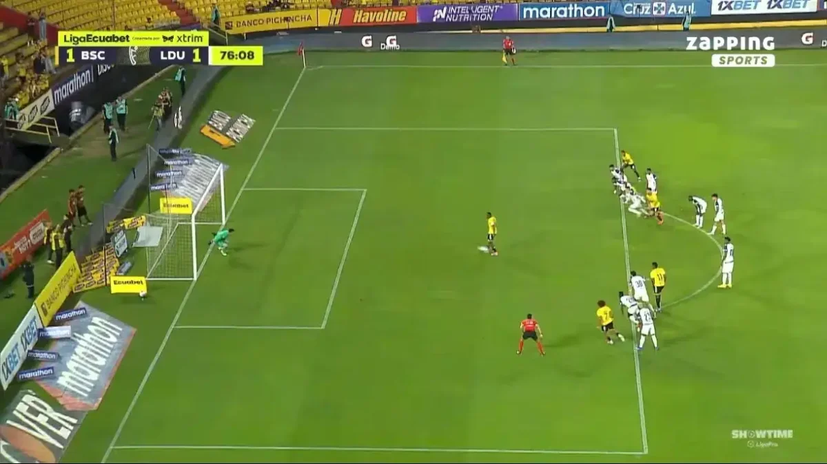¿Por qué el penal de Barcelona vs. LDU no se repitió? La regla clave que definió el partido 23 Controversia por la regla arbitral por la cual no se repitió el penal de Jhony Quiñonez en el partido entre Barcelona Sporting Club y Liga de Quito.
