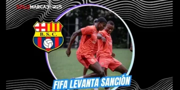 Barcelona SC levanta inhibiciones de FIFA y respira aliviado antes de medir a Deportivo Cuenca 2 Barcelona SC solucionó sus deudas ante FIFA y levantó las inhibiciones. César Farías podrá alinear a los nuevos refuerzos ante Deportivo Cuenca.
