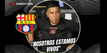 César Farías estalló tras el triunfo de Barcelona ante Libertad: defendió a su plantilla, atacó las críticas y aseguró que el equipo sigue vivo.