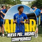 Darío Aimar es nuevo refuerzo de Delfín SC 3 Delfín SC oficializó el fichaje de Darío Aimar para potenciar su zaga en la segunda etapa. El defensor ecuatoriano aporta experiencia al club.