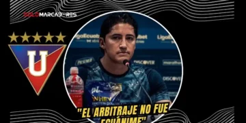Carlos Cajas criticó el arbitraje y la lentitud del VAR tras la victoria de Liga de Quito 1-0 sobre Barcelona. Los albos suman 32 puntos.