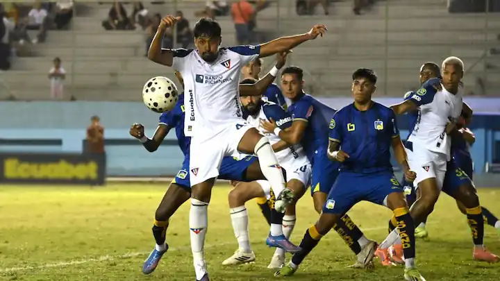 El once de emergencia con el que Gustavo Álvarez buscará afianzar a Liga de Quito ante Delfín 23 Alineación de Liga de Quito vs Delfín por la fecha 23. Conoce las bajas por sanción y lesión del equipo albo para el partido en el Rodrigo Paz.