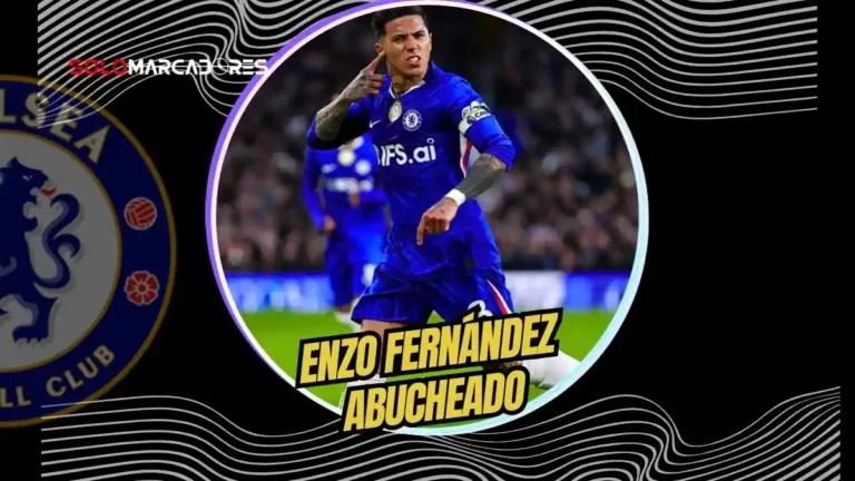 La afición del Chelsea abuchea a Enzo Fernández en el triunfo 3-2 ante Fulham tras conocerse su deseo de fichar por Manchester City.