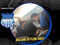 Tensión en el aire: Hincha de Emelec increpó al plantel en pleno vuelo chárter 5 Hincha de Emelec realizó fuertes reclamos al club durante un vuelo chárter tras la derrota ante Liga de Quito y la crisis en la tabla.