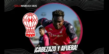 Jordy Caicedo y una expulsión insólita que sentenció a Huracán 10 Jordy Caicedo fue expulsado con roja directa tras dar un cabezazo a Insaurralde en la derrota 2-0 de Huracán ante Sarmiento por el Torneo Clausura.