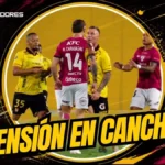 Fuerte cruce entre Damián Díaz y Mateo Carabajal en el Monumental: ¿Qué pasó? 4 Tensión en el Monumental. Damián Díaz y Mateo Carabajal protagonizaron un fuerte cruce durante el Barcelona SC vs Independiente del Valle.