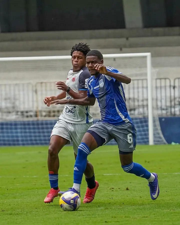 Inseguridad y atrasos en la cantera eléctrica: roban la casa club juvenil de Emelec 23 Sustraen pertenencias a juveniles de Emelec en su casa club durante la madrugada. Se reportan además atrasos salariales en formativas.