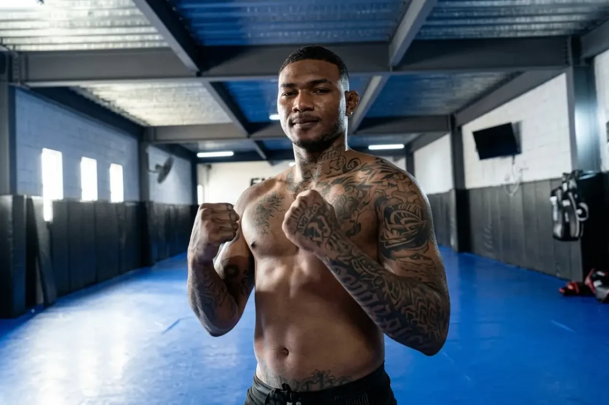 Michael Morales desafía a Carlos Prates por el título interino de la UFC 23 Michael Morales desafía a Carlos Prates por el título interino de la UFC