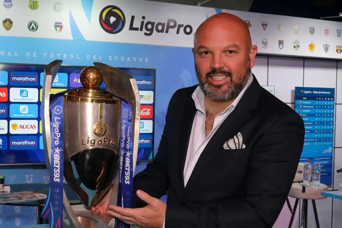 Miguel Ángel Loor defiende el nuevo formato de la Liga Pro de Ecuador para 2027 23 Miguel Ángel Loor explicó por qué cambió el nuevo formato de la LigaPro 2027 ante la caída de suscriptores y las críticas de los clubes.