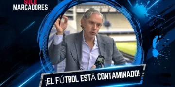 José Pileggi sobre su etapa en Emelec 7 José Pileggi, ex presidente de Emelec, revela las duras razones de su renuncia, apuntando a un entorno tóxico y amenazas familiares.